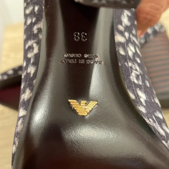 Emporio Armani Heels, Size 38 (7.5) - Picture 11 of 12